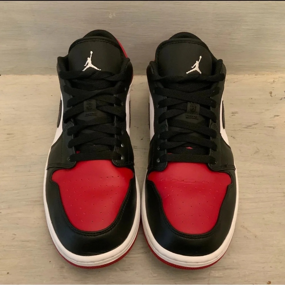 Nike Air Jordan1 Low Red Black White Leather‎ Athletic Shoes Size 11 Like New
